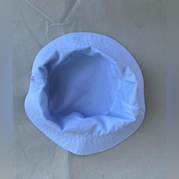 Alice + Olivia Black Bucket Hat with Daisy Floral Print OSFM Casual Beach Hat - Picture 4 of 4